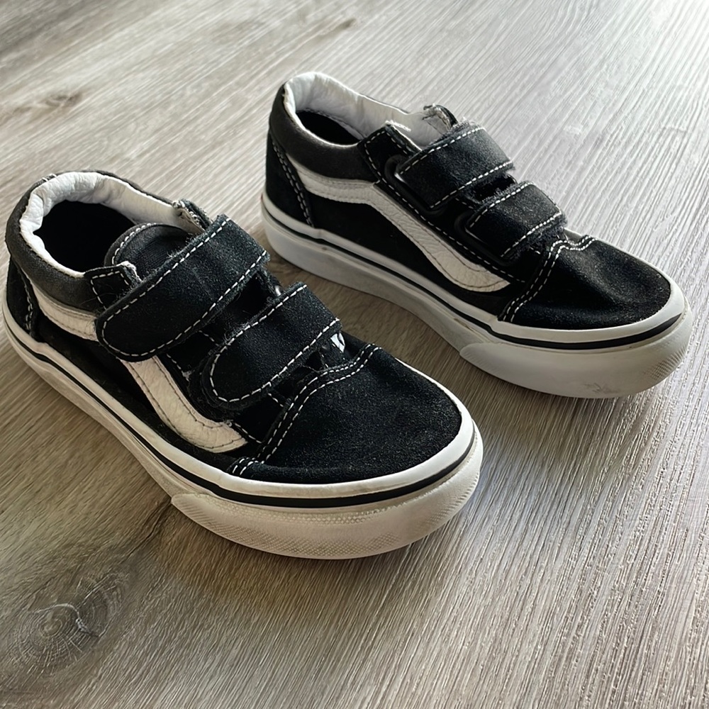 Old Skool V Toddler Vans  Boys size 11